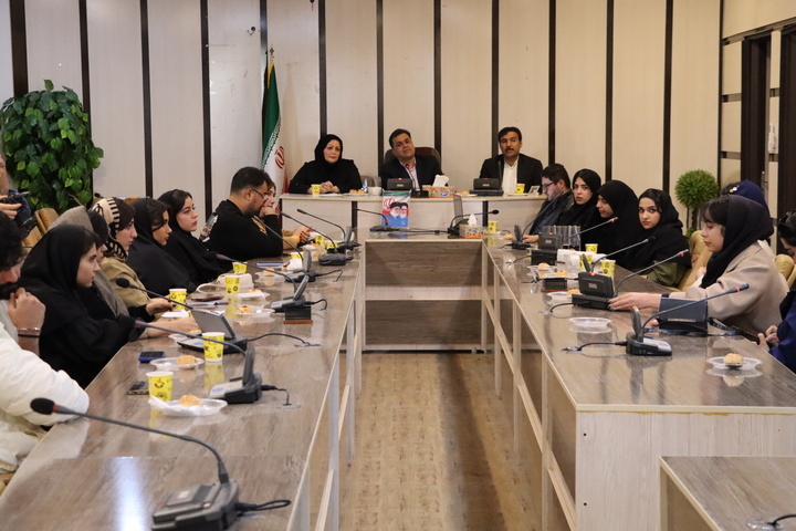 نشست هم‌اندیشی سرپرست اداره‌کل میراث‌فرهنگی کهگیلویه و بویراحمد با دانشجویان