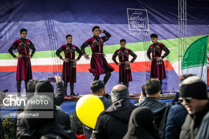 راهپیمایی 22 بهمن مقابل وزارت میراث فرهنگی گردشگری و صنایع دستی