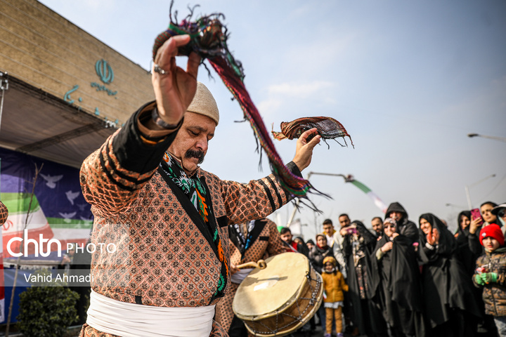 راهپیمایی 22 بهمن مقابل وزارت میراث فرهنگی گردشگری و صنایع دستی