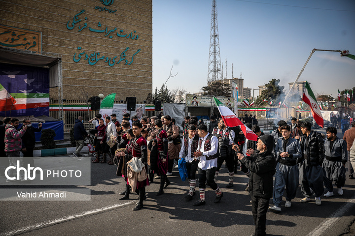 راهپیمایی 22 بهمن مقابل وزارت میراث فرهنگی گردشگری و صنایع دستی