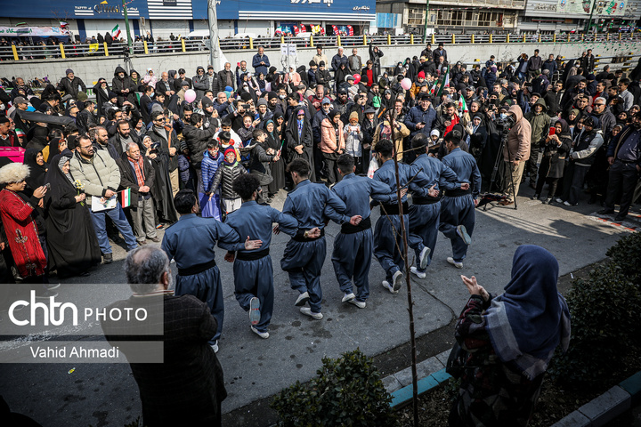 راهپیمایی 22 بهمن مقابل وزارت میراث فرهنگی گردشگری و صنایع دستی