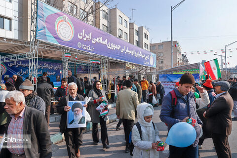 غرفه کانون جهانگردی و اتومبیلرانی در جشن یوم الله 22 بهمن