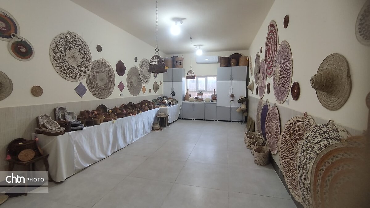 نمایش دستاوردهای صنایعدستی دانشآموزان خرمشهری در «طرح بوم»