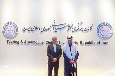 بازدید سفیر عربستان از غرفه کانون جهانگردی و اتومبیلرانی در نمایشگاه بین المللی گردشگری