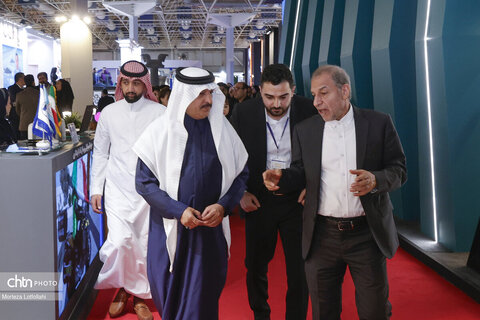 بازدید سفیر عربستان از غرفه کانون جهانگردی و اتومبیلرانی در نمایشگاه بین المللی گردشگری