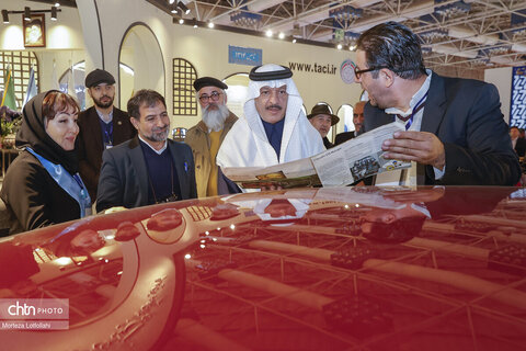 بازدید سفیر عربستان از غرفه کانون جهانگردی و اتومبیلرانی در نمایشگاه بین المللی گردشگری