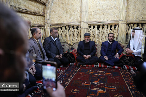 بازدید استاندار خوزستان و نماینده مردم اهواز در مجلس شورای اسلامی از غرفه خوزستان