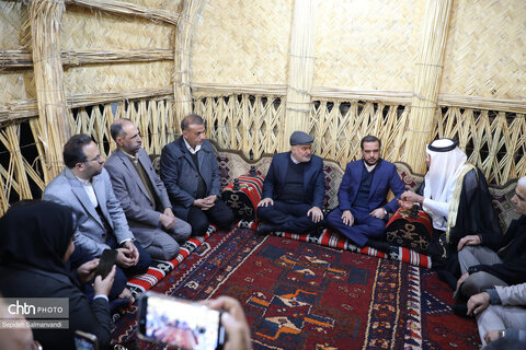 بازدید استاندار خوزستان و نماینده مردم اهواز در مجلس شورای اسلامی از غرفه خوزستان