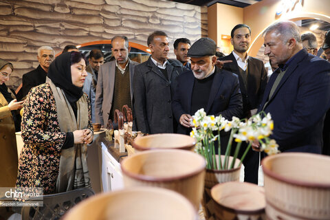 بازدید استاندار خوزستان و نماینده مردم اهواز در مجلس شورای اسلامی از غرفه خوزستان