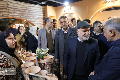 بازدید استاندار خوزستان و نماینده مردم اهواز در مجلس شورای اسلامی از غرفه خوزستان