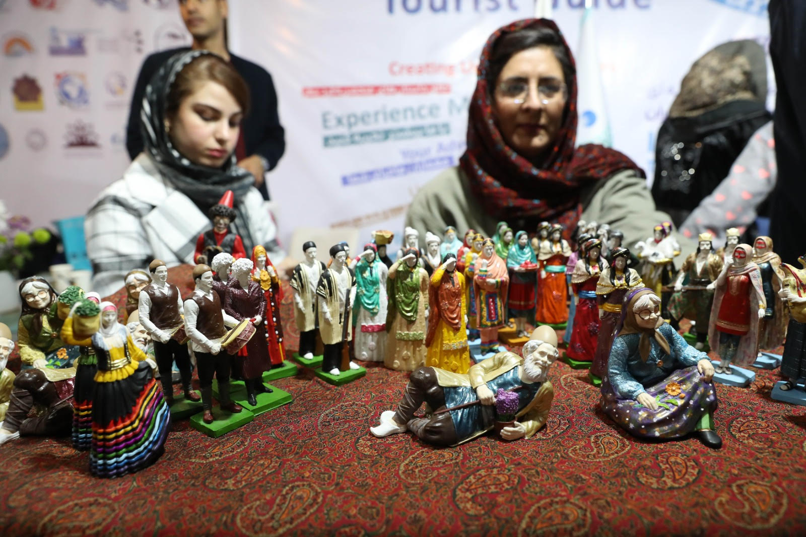 آشهای استانهای ایران را اینجا بچشید/ چاشهای صاحبان بومگردیها چیست؟