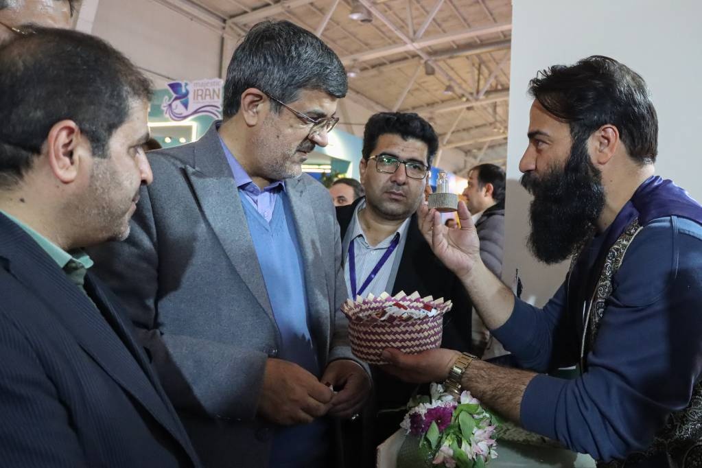 نمایشگاهها، زمینهای مناسب برای معرفی جاذبههای گردشگری است