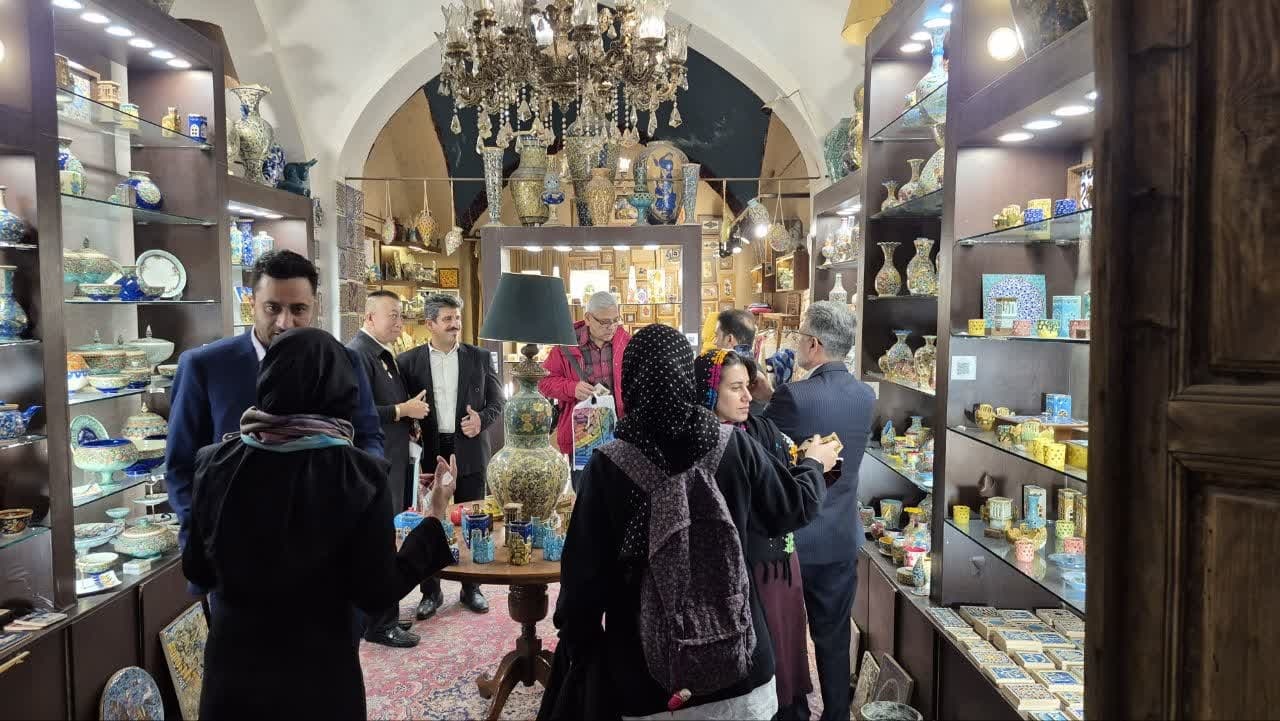 بازدید ارزیابان شورای جهانی صنایعدستی از بافت تاریخی یزد و بررسی ثبت جهانی زیورآلات سنتی