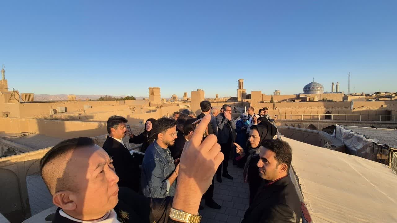 بازدید ارزیابان شورای جهانی صنایعدستی از بافت تاریخی یزد و بررسی ثبت جهانی زیورآلات سنتی