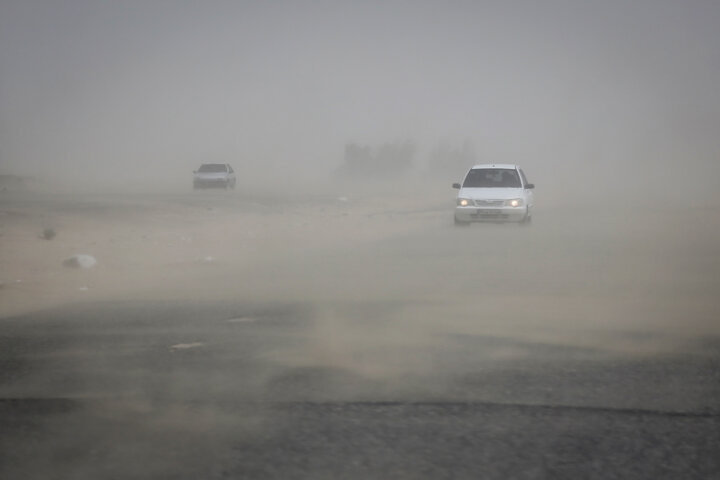 طوفان مسیر زابل زاهدان را مسدود کرد/ گردشگران مراقب باشند