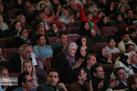 استقبال پرشور مردم و هنرمندان از مراسم اختتامیه نهمین جشنواره بین‌المللی فجر صنایع‌دستی (سرو سیمین ۹)