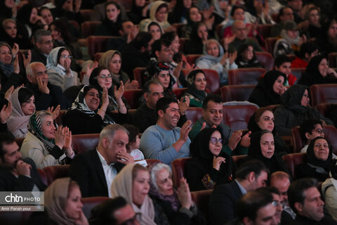 استقبال پرشور مردم و هنرمندان از مراسم اختتامیه نهمین جشنواره بین‌المللی فجر صنایع‌دستی (سرو سیمین ۹)