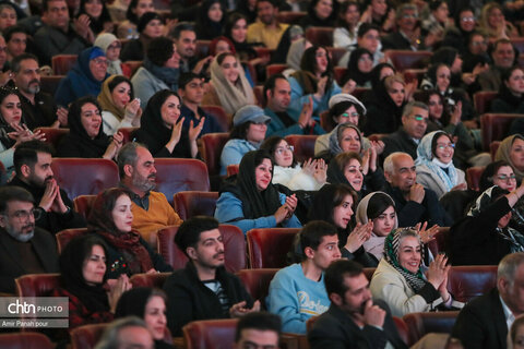 استقبال پرشور مردم و هنرمندان از مراسم اختتامیه نهمین جشنواره بین‌المللی فجر صنایع‌دستی (سرو سیمین ۹)