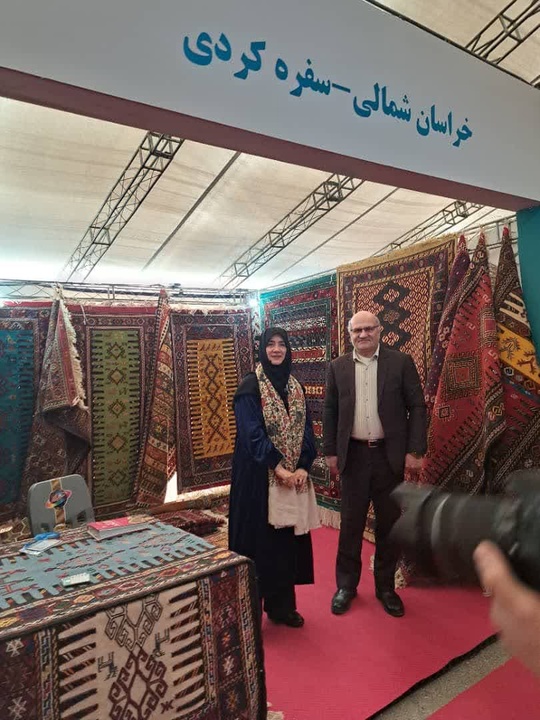 بازدید معاون صنایع‌دستی کشور از غرفه خراسان شمالی در جشنواره بین‌المللی فجر صنایع‌دستی