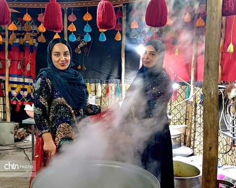 نهمین جشنواره ملی اقوام ایرانی و نمایشگاه سوغات و صنایع‌دستی در اهواز آغاز به کار کرد