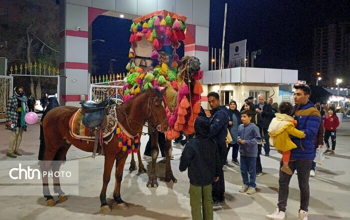 نهمین جشنواره ملی اقوام ایرانی و نمایشگاه سوغات و صنایع‌دستی در اهواز آغاز به کار کرد