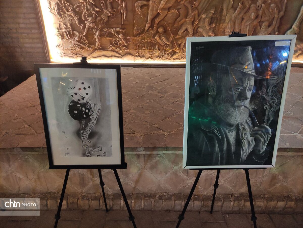 «خاکستر رنگی» در عمارت تاریخی هوزای اهواز برپا شد «خاکستر رنگی» در عمارت تاریخی هوزای اهواز برپا شد