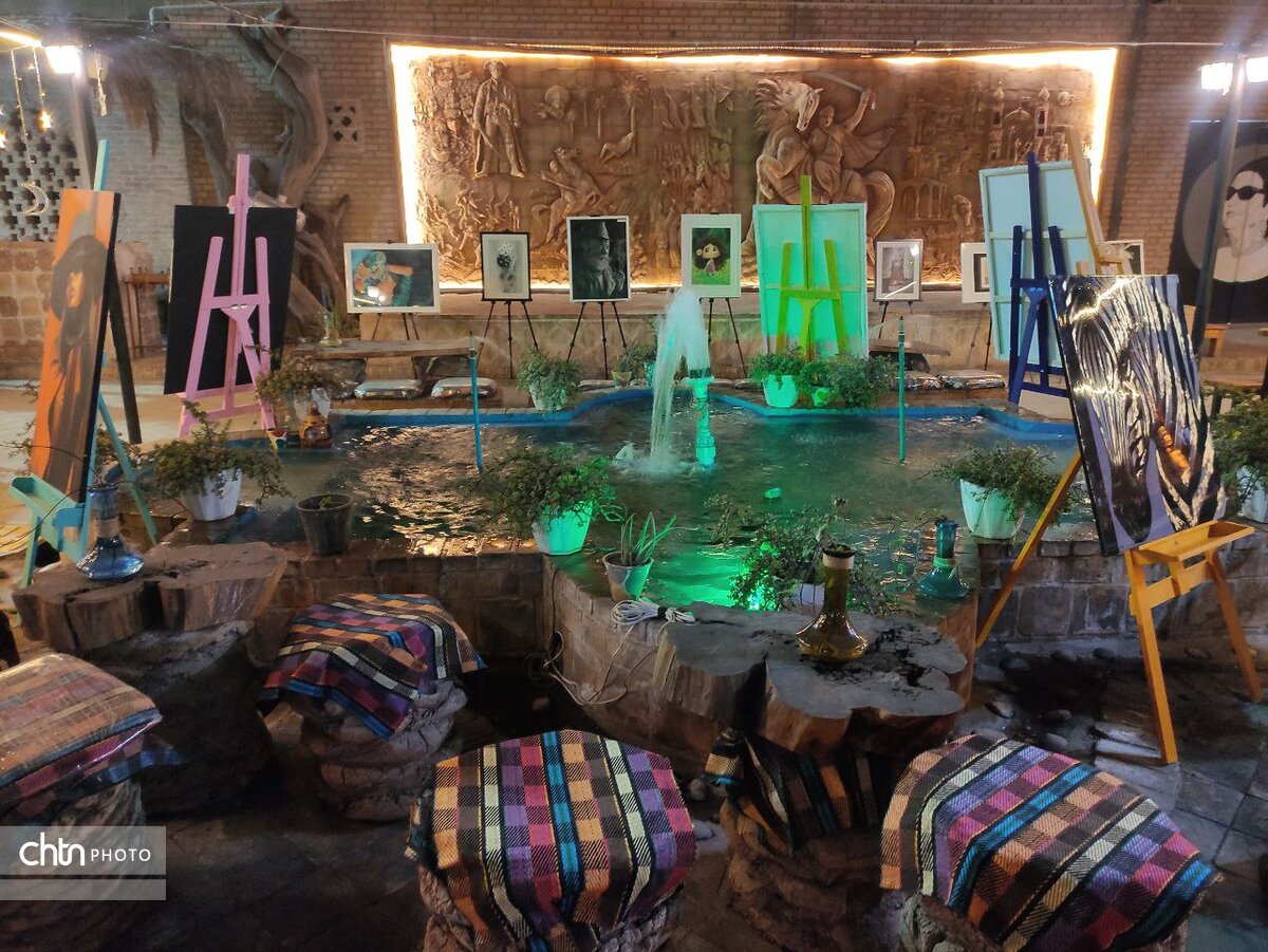 «خاکستر رنگی» در عمارت تاریخی هوزای اهواز برپا شد «خاکستر رنگی» در عمارت تاریخی هوزای اهواز برپا شد