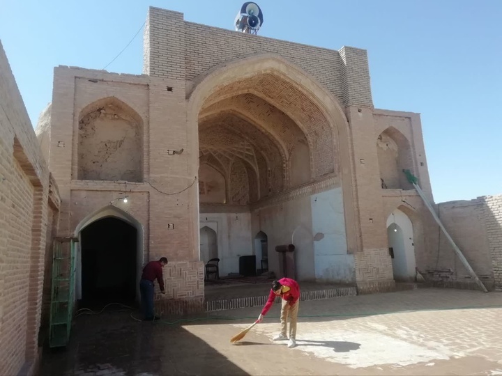 مسجد جامع تاریخی روستای مرندیز بجستان غبارروبی شد