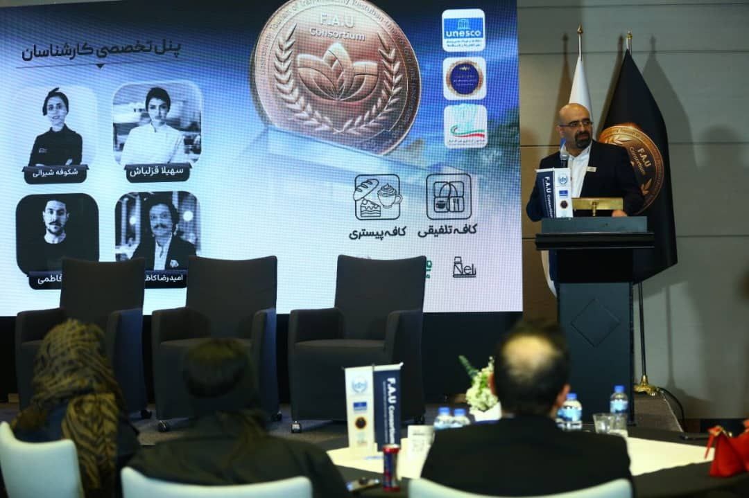 دومین رویداد اهدای نشان فایو برگزار شد/ اهدای نشان به ۲۵ کافه برتر