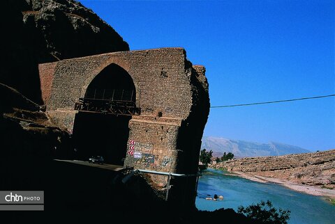 نمایی زیبا پل دختر لرستان