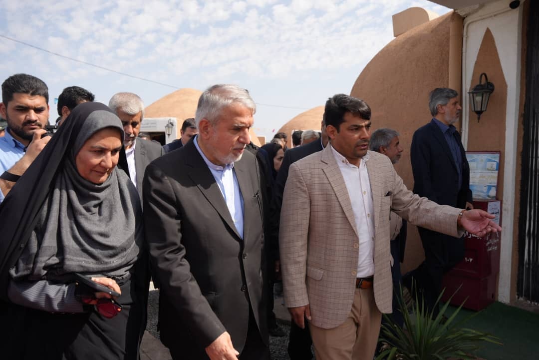 وزیر میراثفرهنگی از تپه باستانی کنارصندل جیرفت بازدید کرد/ ارزیابی چالشهای موجود و راهکارهای تسریع در پژوهش ها و کاوشها