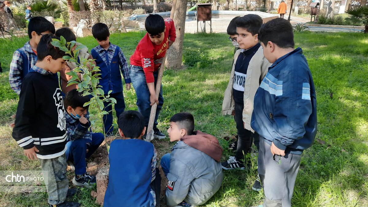 برپایی آیین درختکاری در میراثجهانی شوش