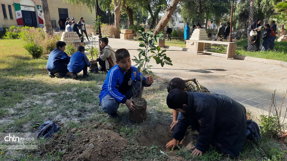 برپایی آیین درختکاری در میراثجهانی شوش