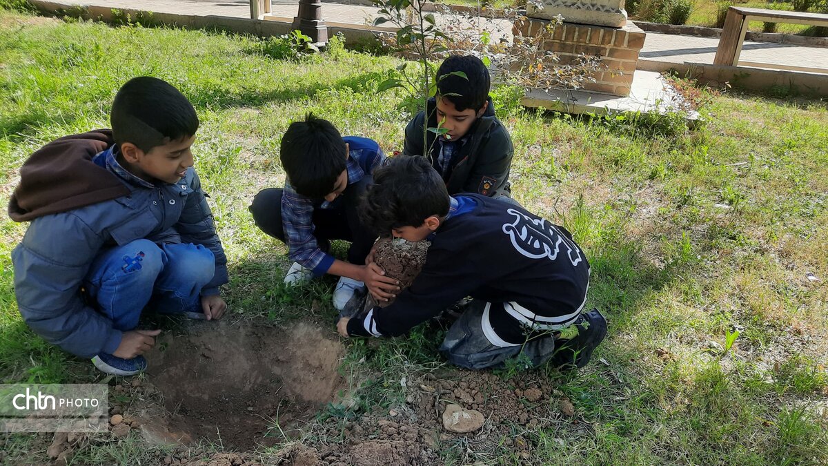 برپایی آیین درختکاری در میراثجهانی شوش