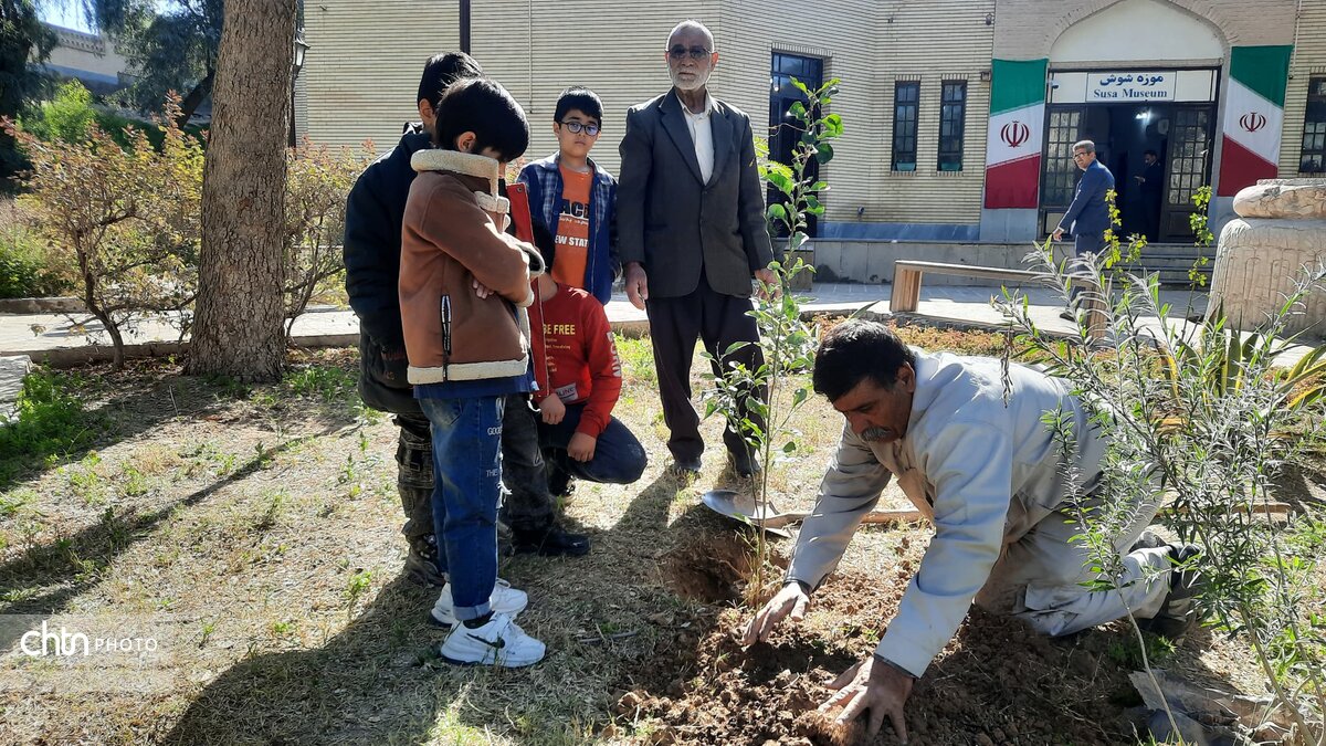 برپایی آیین درختکاری در میراثجهانی شوش