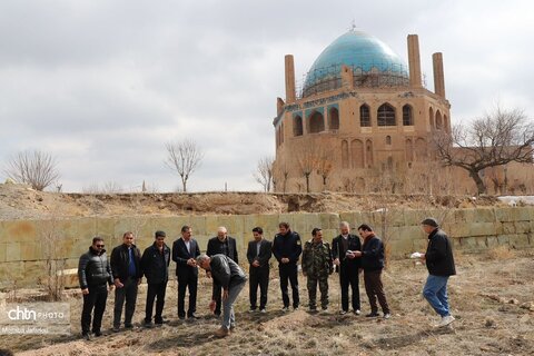 آیین درختکاری در محوطه تاریخی پایگاه میراث جهانی گنبد سلطانیه