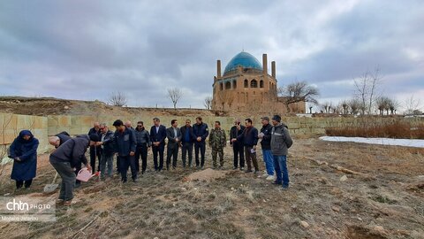 آیین درختکاری در محوطه تاریخی پایگاه میراث جهانی گنبد سلطانیه