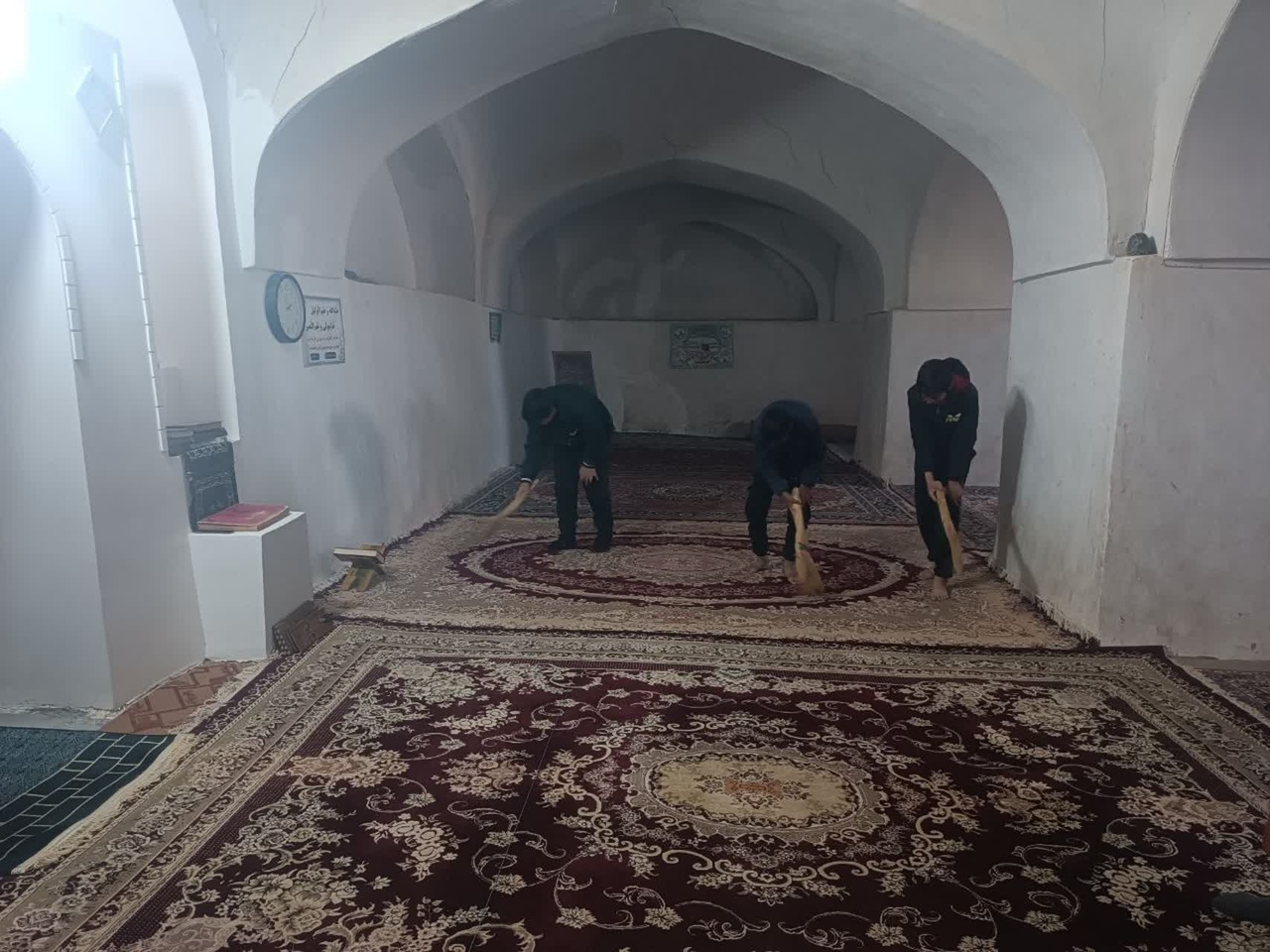 مسجد تاریخی روستای محسن آباد تایباد غبارروبی شد