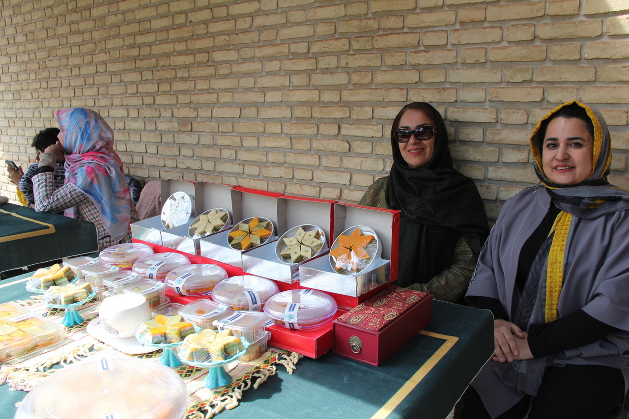 جشنواره شیرینیهای سنتی و باقلوای قزوین برگزار شد