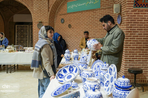 نمایشگاه نوروزانه سفال و سرامیک «عالی قاپو»