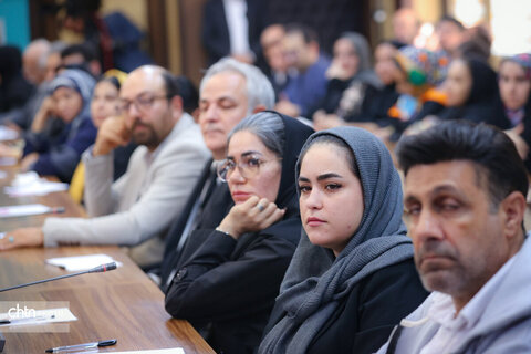 نشست رئیس‌جمهوری با هنرمندان و فعالان صنایع دستی