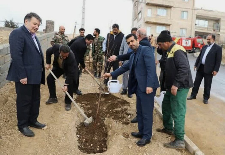 مراسم روز درختکاری و گرامیداشت هفته منابع طبیعی در شهر آبسرد برگزار شد