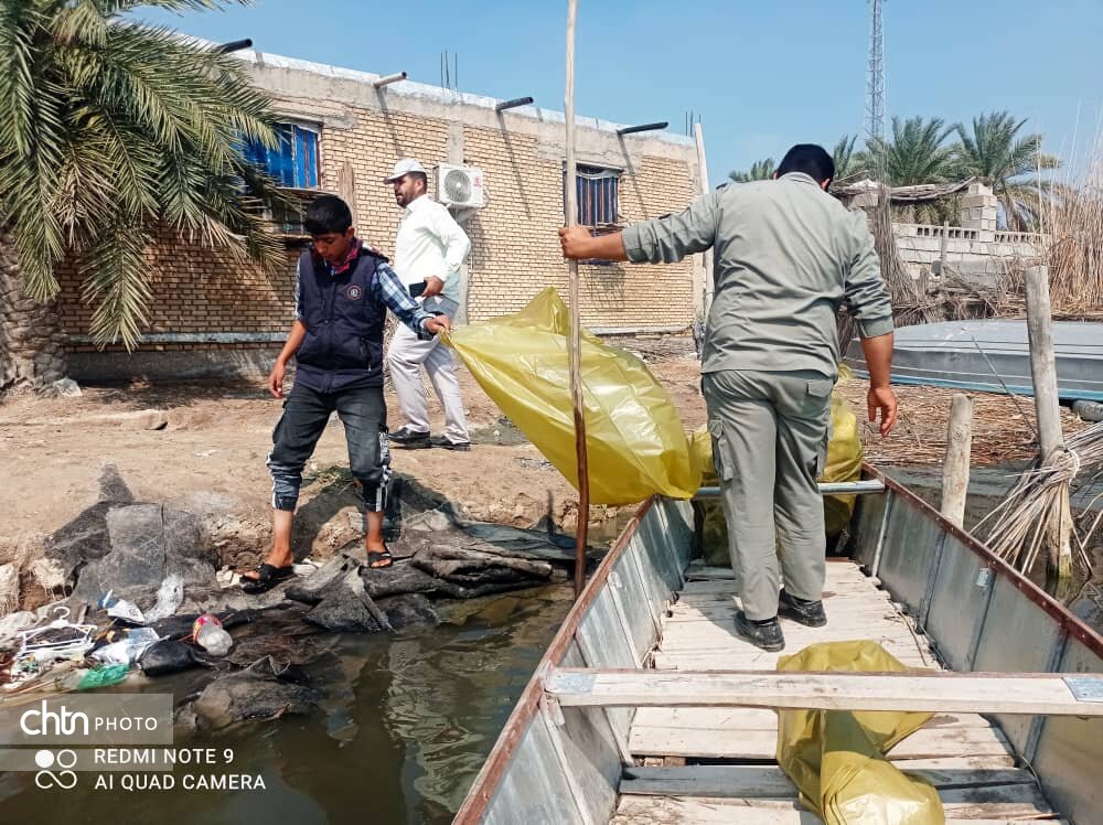 پاکسازی تالاب شادگان در طرح «مقصد بی‌زباله»