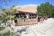 برپایی سیاه‌چادرهای عشایری و غرفه‌های صنایع‌دستی در مبادی ورودی شهرستان‌های استان فارس