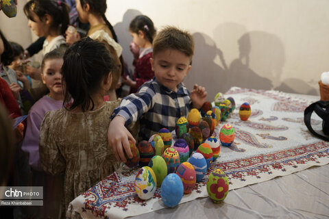 ورکشاپ تخم مرغ های رنگی نوروزی در موزه صنایع دستی اردبیل