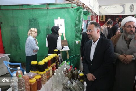 نمایشگاه و بازارچه عرضه محصولات و تولیدات مشاغل خانگی در ارومیه