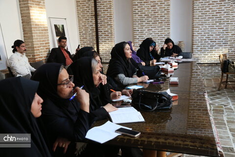 نشست خبری