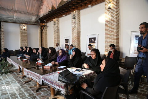 نشست خبری