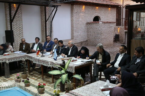 نشست خبری