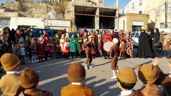 آیین سنتی نوروزخوانی در مهدی‌شهر اجرا شد